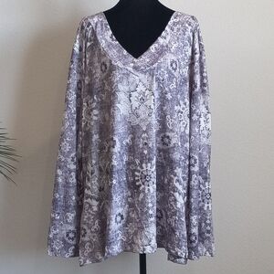 Women's Plus Lavender Floral V-Neck Tunic Top